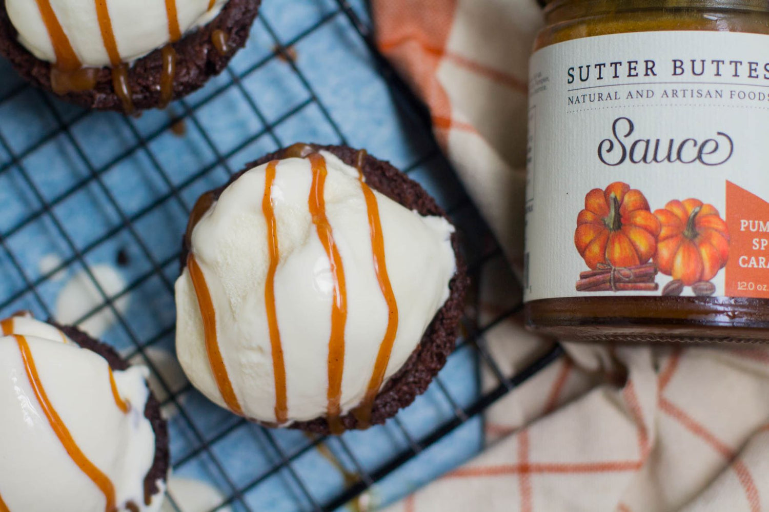 Pumpkin Spice Caramel Brownie Cup Sundaes